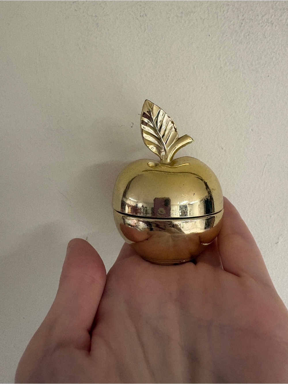 Avon Enchanted Apple - Vintage Cosmetics Container 70s - Picture 3 of 3